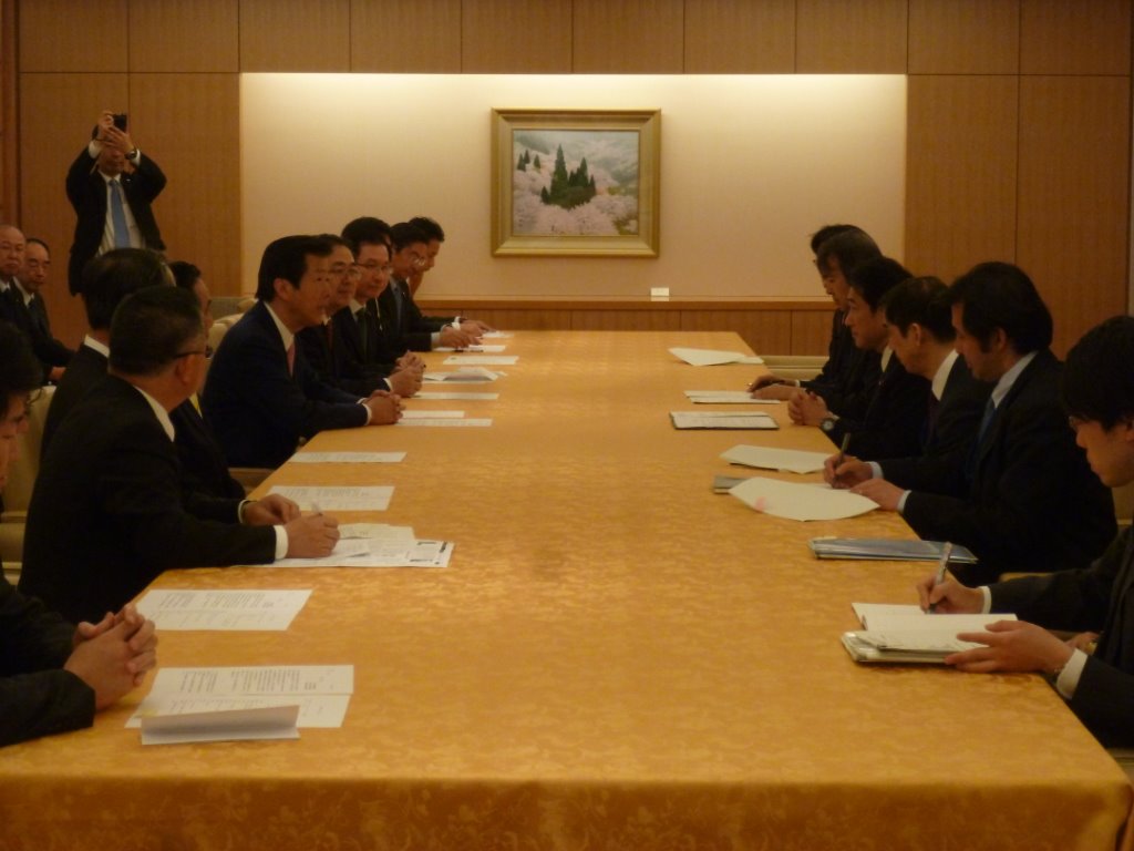 大臣に要望・意見交換 写真