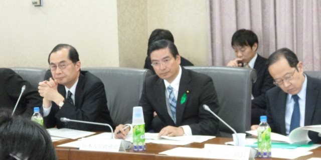 財務大臣政務官として出席 写真