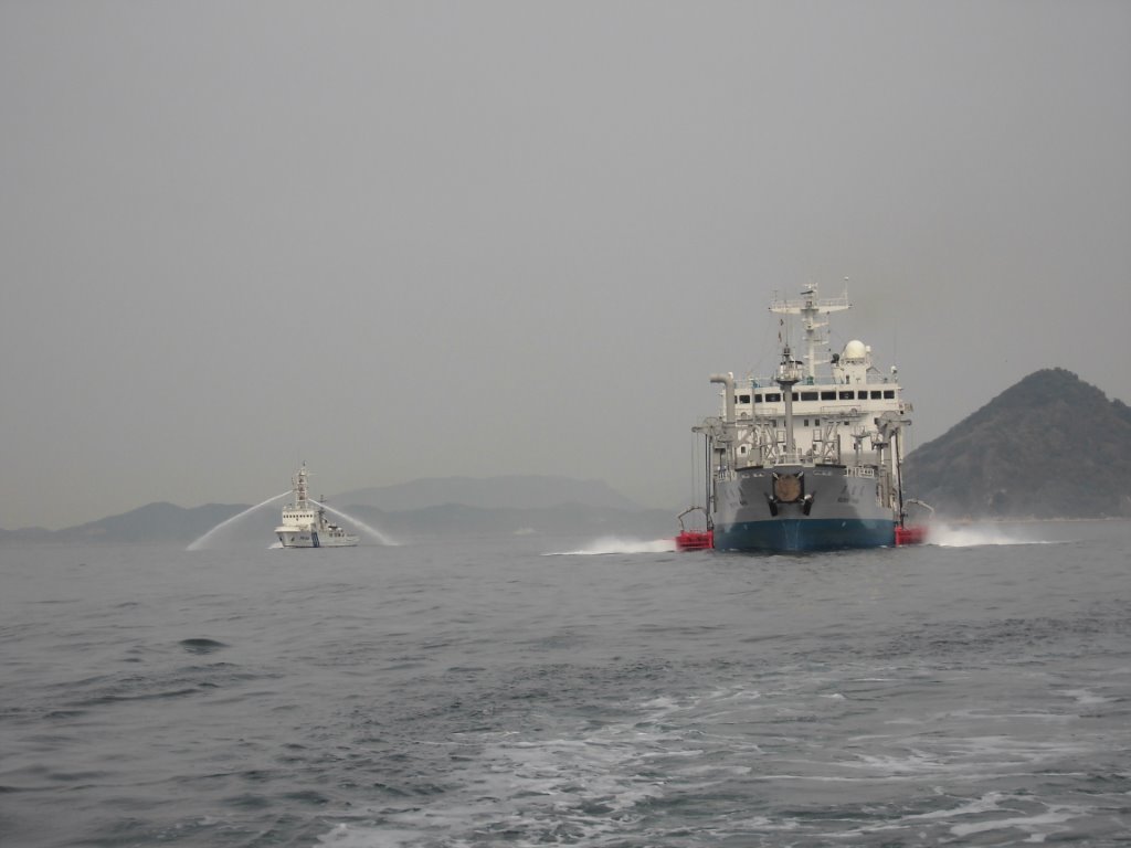 訓練海域での油回収訓練 写真