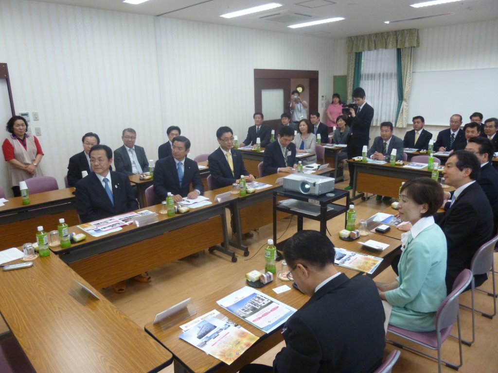 概要を伺う 写真