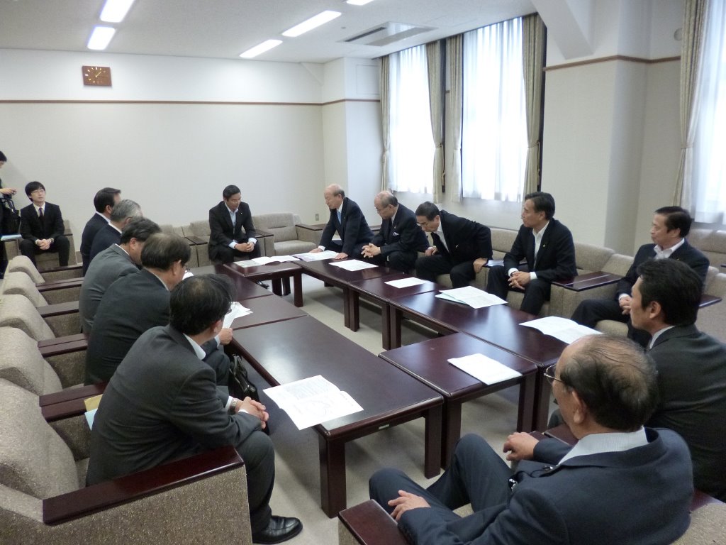 北信越5県の知事・県議会議長、経済会の方々と懇談 写真