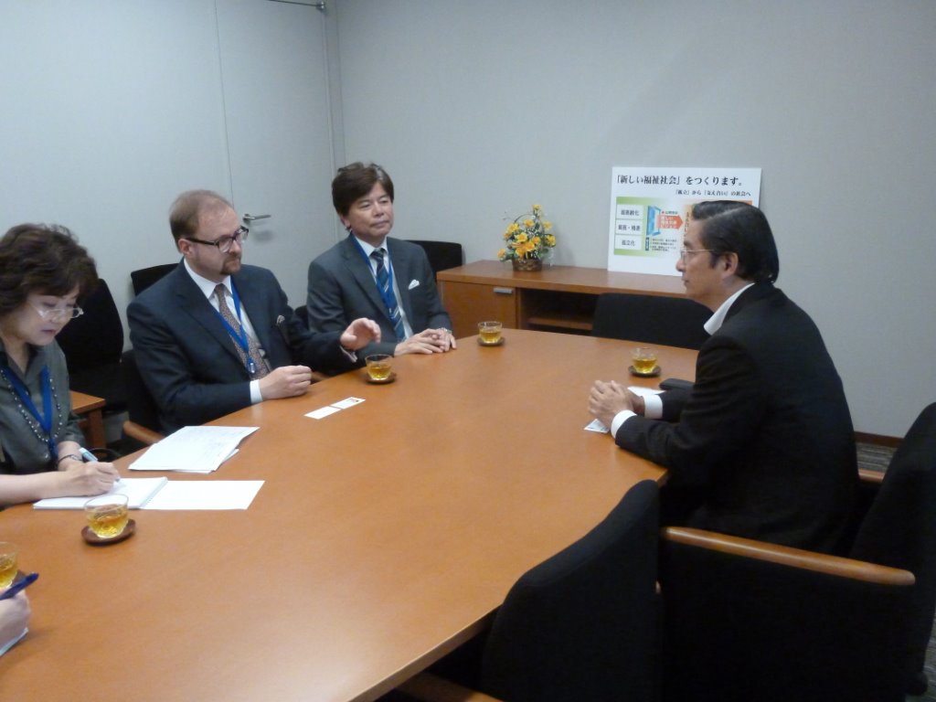 UNDPの概要・活動など伺う 写真