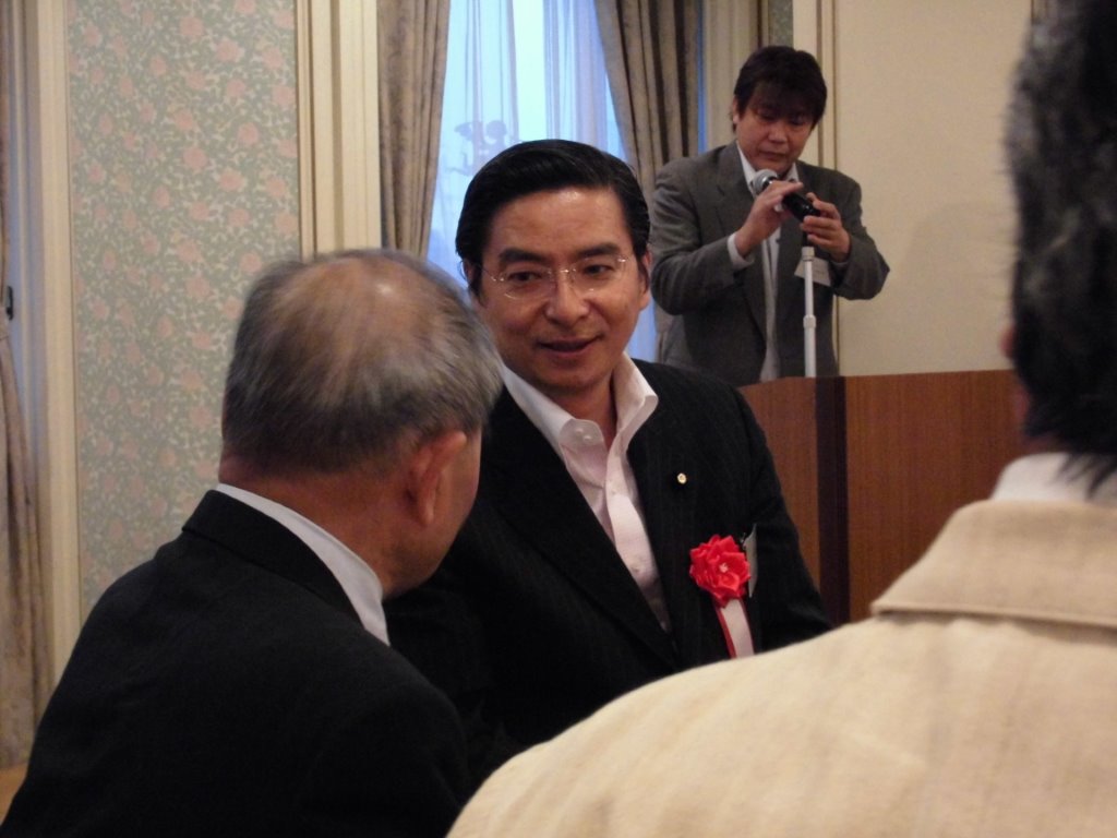 皆様と懇談 写真