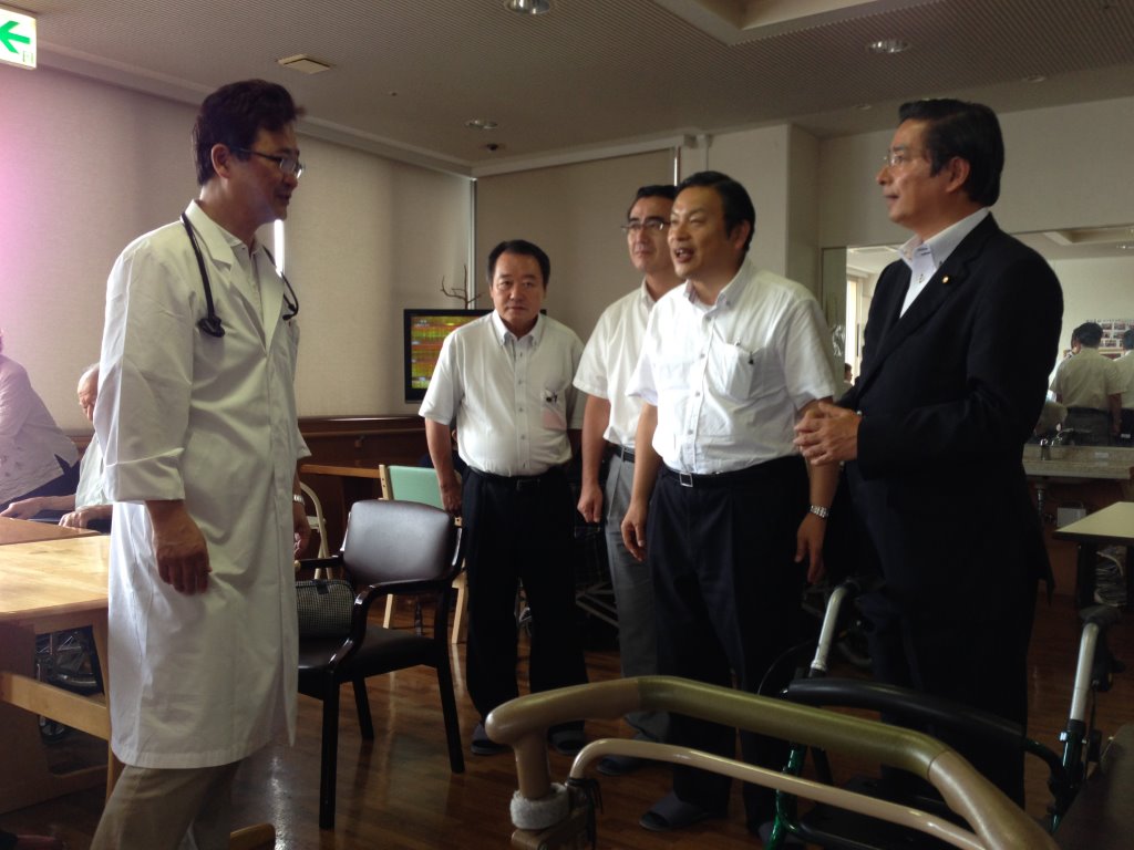 中城センター長の案内で見学 写真