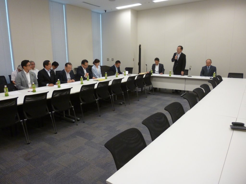 斉藤座長以下PTメンバー 写真