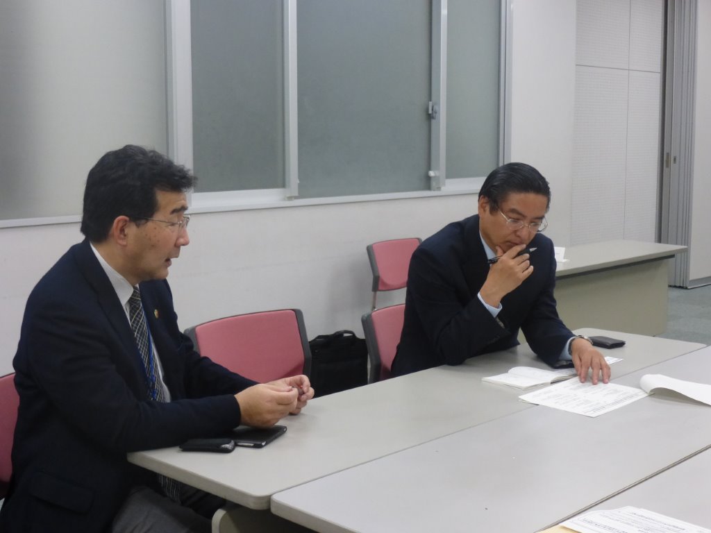 込山市議と 写真
