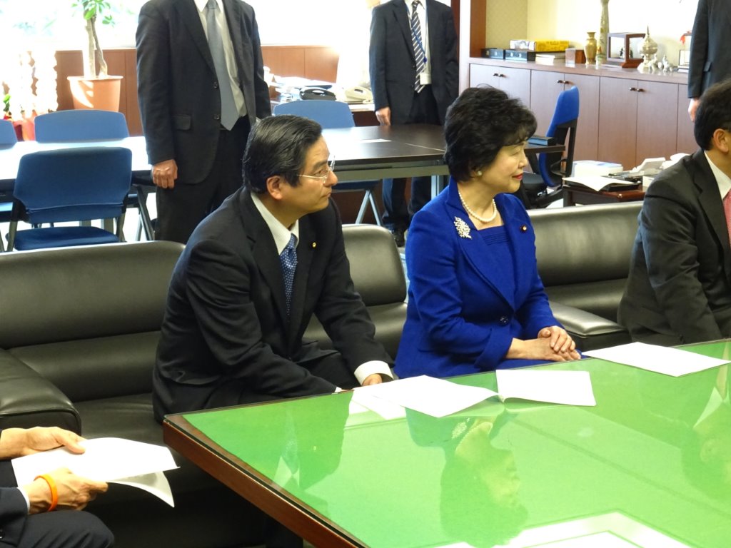 国交部会長代理として同席 写真