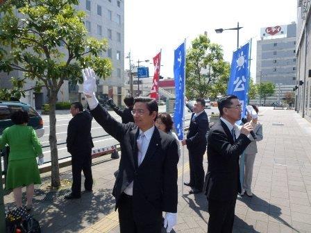 木村県議と街頭 写真