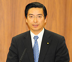 質問する山本（博）氏＝２日　参院厚労委