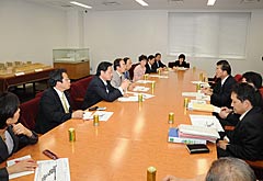 ワクチンの安全確保について議論した党対策本部＝２４日　衆院第１議員会館