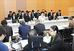 障がい者団体から要望を受ける党合同会議＝20日　衆院第1議員会館