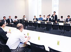 離島振興策について議論した党対策本部＝22日　衆院第1議員会館