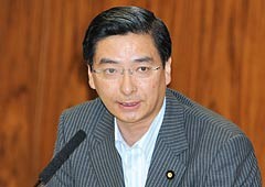 質問する山本（博）氏＝25日　参院災害特委