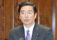 質問する山本（博）氏＝8日　参院予算委