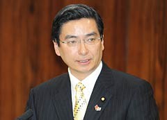 質問する山本（博）氏＝22日　参院文科委