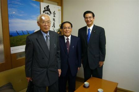 徳島身体障害者連合会　山下会長・原理事長との記念写真