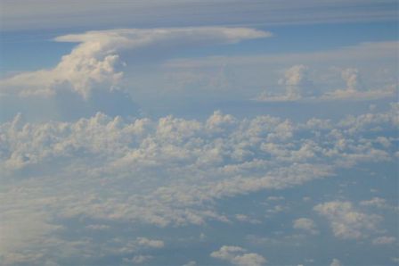 機上から夏の雲