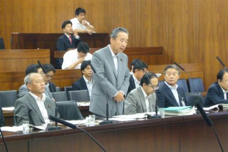 鴨下副大臣(年金担当)