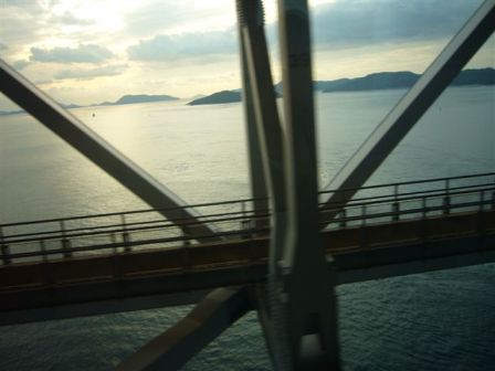 瀬戸大橋から見る瀬戸内海