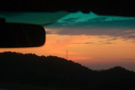 車中から見た夕焼け（香川県引田）