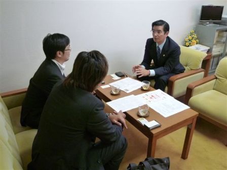 父子家庭支援策で意見交換