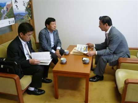 塩田小豆島町長と