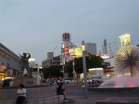 夜の岡山駅