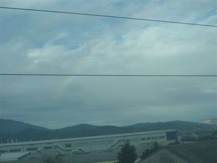 新幹線から虹が