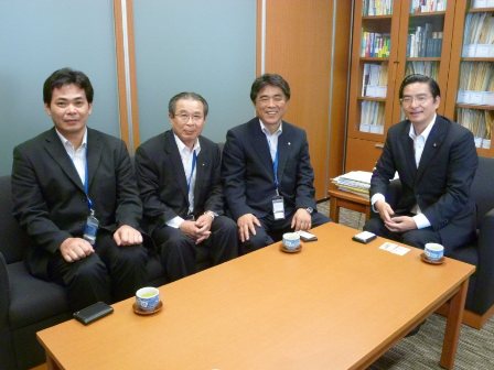 谷川町長・青木議長・北山主査