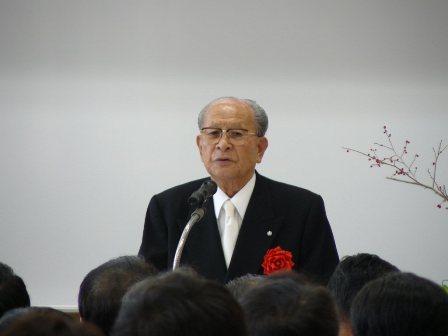 藤井綾川町長