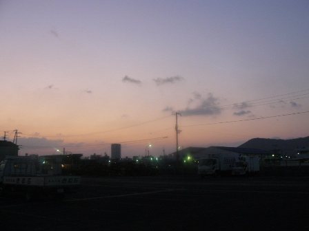 早朝の高松市内