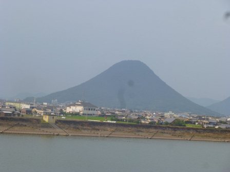 讃岐富士(善通寺市から見た風景)