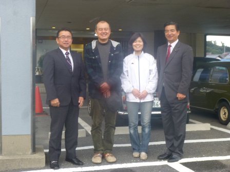 濱辺県議と