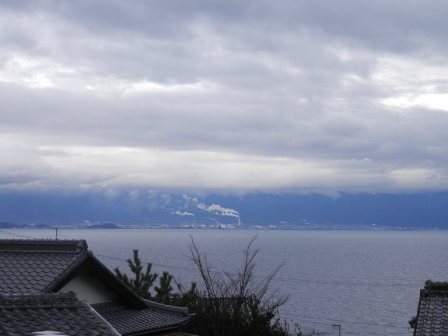 島から四国中央市が見える