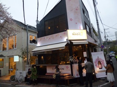 多くのワインのお店