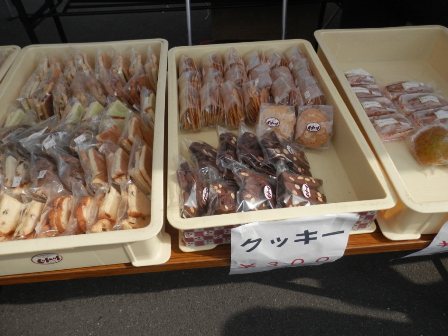 障がい者の皆様の模擬店で