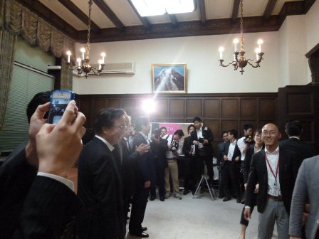 予算成立後安倍総理を向ける直前の公明党