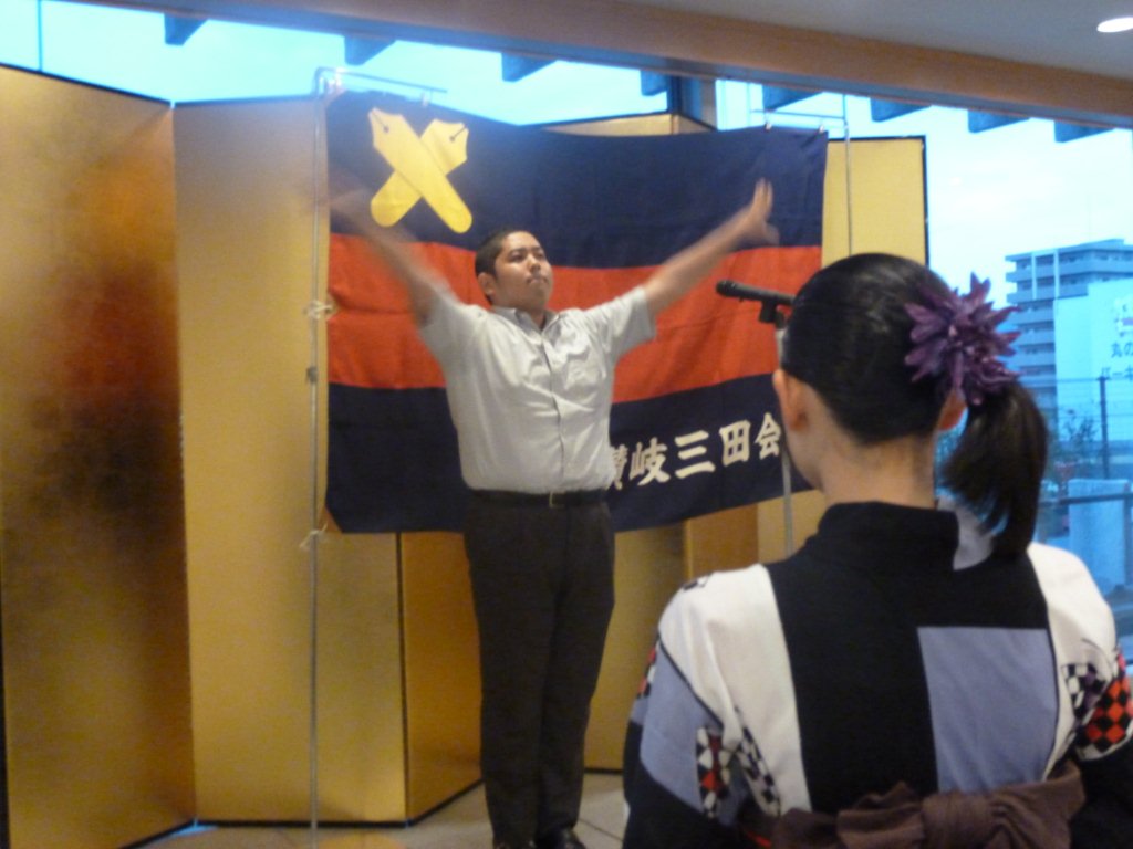 塾歌斉唱