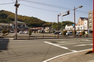 八幡浜駅前