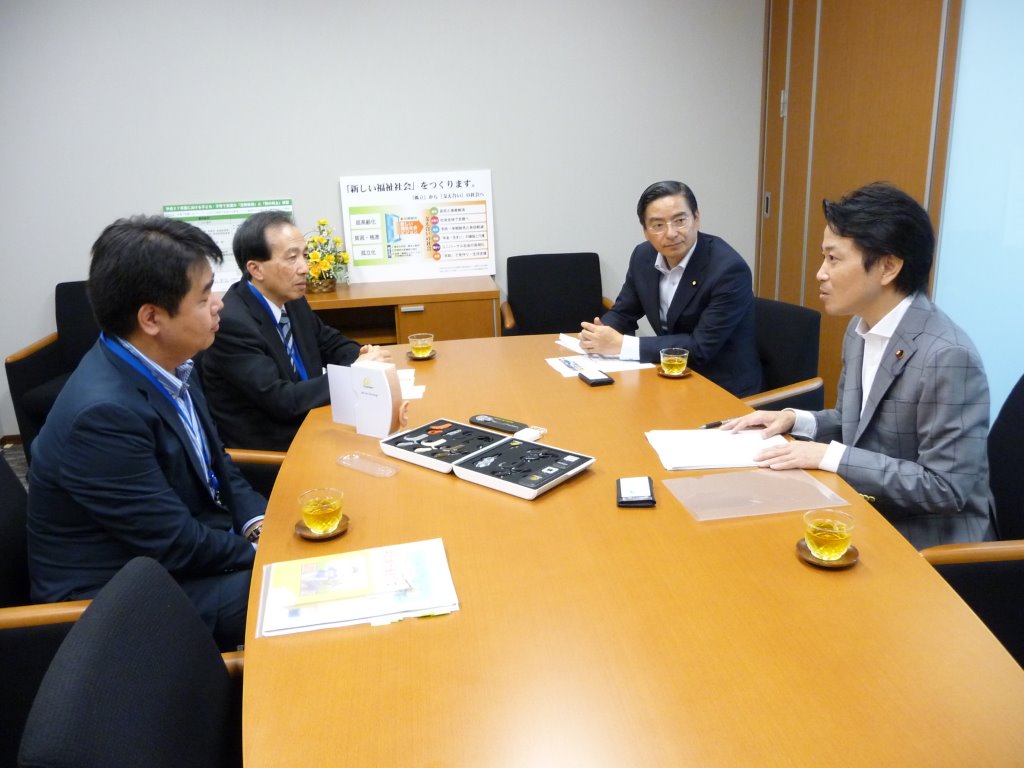 人工内耳の第一人者・京大名誉教授伊藤壽一先生と意見交換（東京