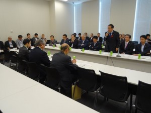 石田政調会長