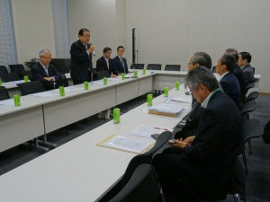 石田政調会長・井上幹事長と