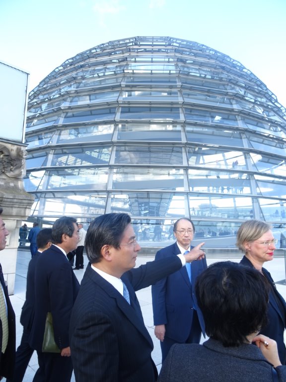 参議院議院運営委員会班によるドイツ議会交流⑦連邦議会ガラスドーム視察・警備で意見交換(ドイツ ベルリン市)関連記事