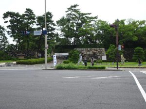 ことでん高松築港駅前