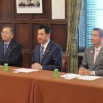 2期目当選　上定松江市長が公明党斉藤代表らに当選御礼・謝意（東京都）の様子3